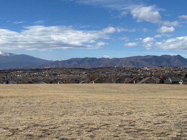 Foto del edificio - Cozy 3-bed, 2.5-bath home in desirable Stetson Ridge.
