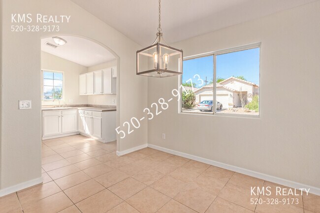 Building Photo - 3 Bedroom 2 Bath- 4558 W Sun Quest Street-...