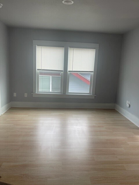 Building Photo - 3310 6th Ave