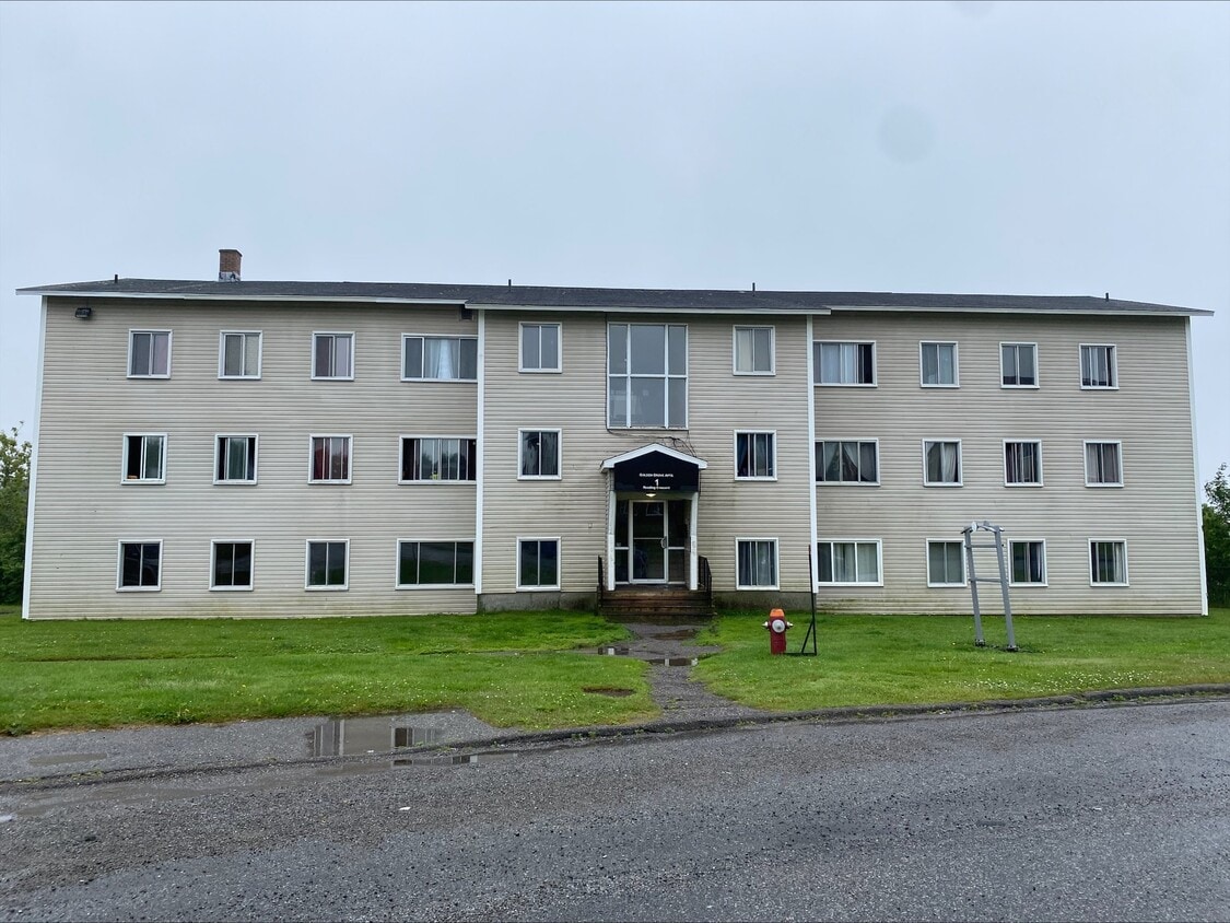 Building Photo - 1 Reading Crescent