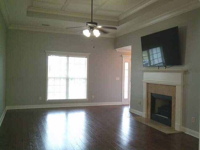 Foto del edificio - Spacious 3BR Home with Screened Porch, Fenced Backyard & Wired Shop in North Valdosta