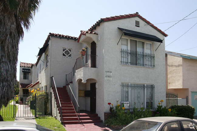 Foto del edificio - 1116 E 5th St