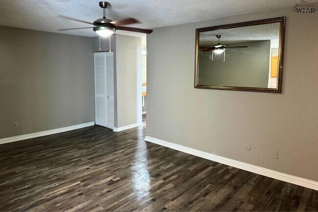 Foto del edificio - 2612 Southwest Pkwy