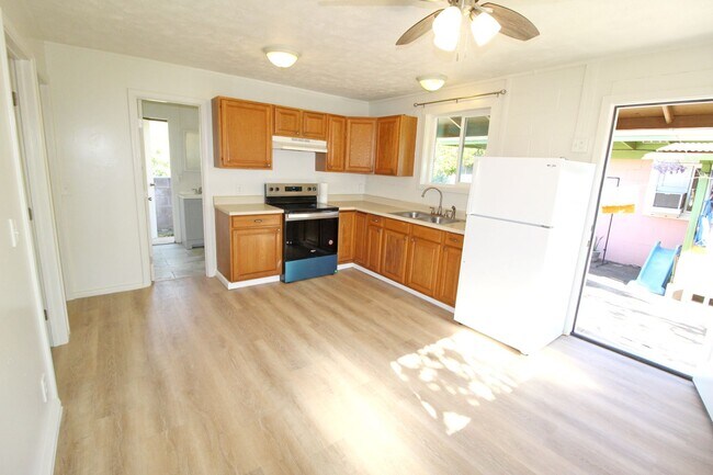 Building Photo - Kahului - Recently Renovated Standalone 2 ...