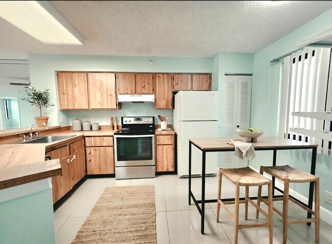 Foto del edificio - 2112 S Cypress Bend Dr