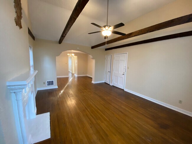 Building Photo - 1558 Northwest Blvd