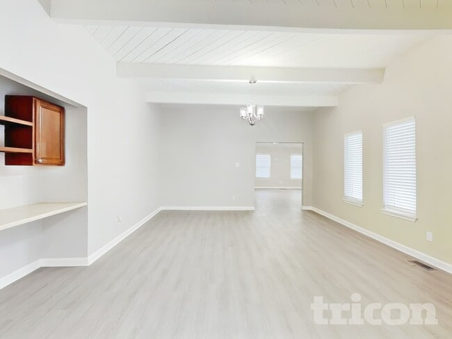 Building Photo - 9800 Denali Rd NE