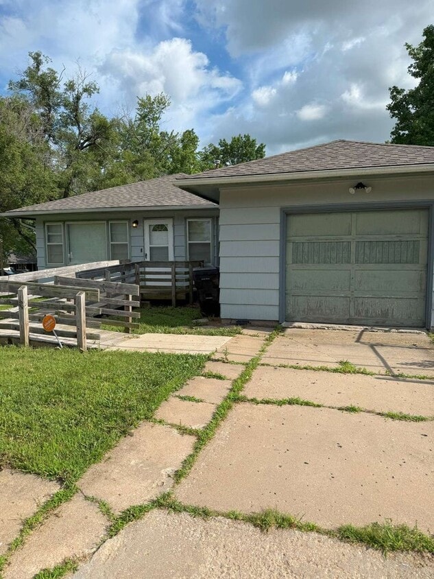 Primary Photo - 3 bedroom, 1 bath remodeled home