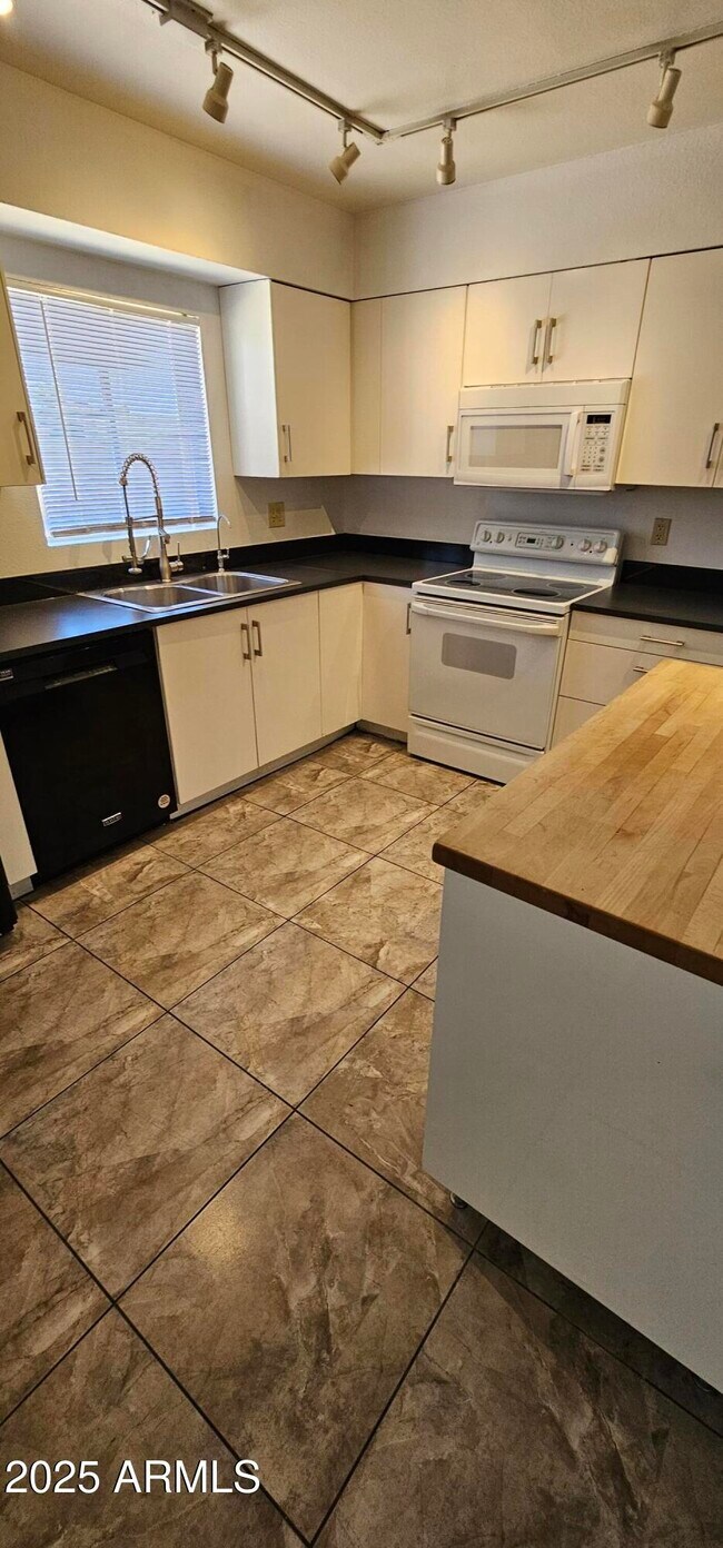Foto del edificio - 12035 N 46th Ln