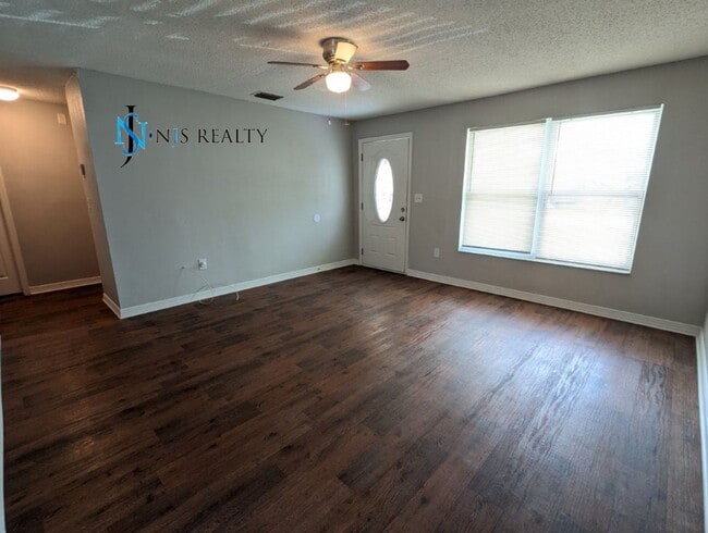 Building Photo - 3153 Lodi Dr