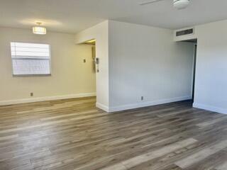 Building Photo - 460 Saxony Way