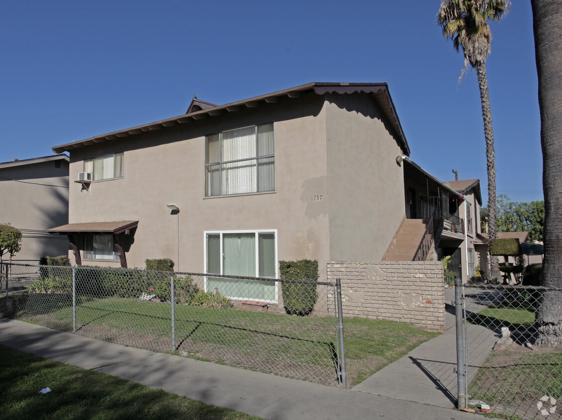 Primary Photo - 1757 W Sumac Ln