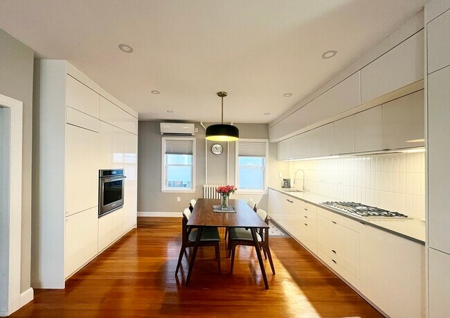 Foto del edificio - 118 Brooks St