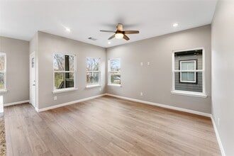 Building Photo - 10317 Teneha Dr