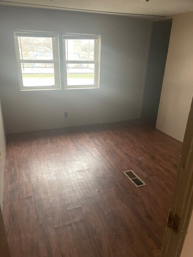 ex dormitorio - 4120 Roy St