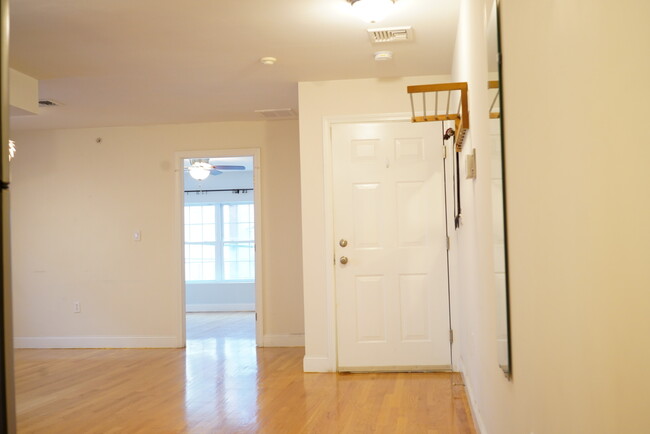 Entrance, dining room, to front bedroom - 9 Everett Ave