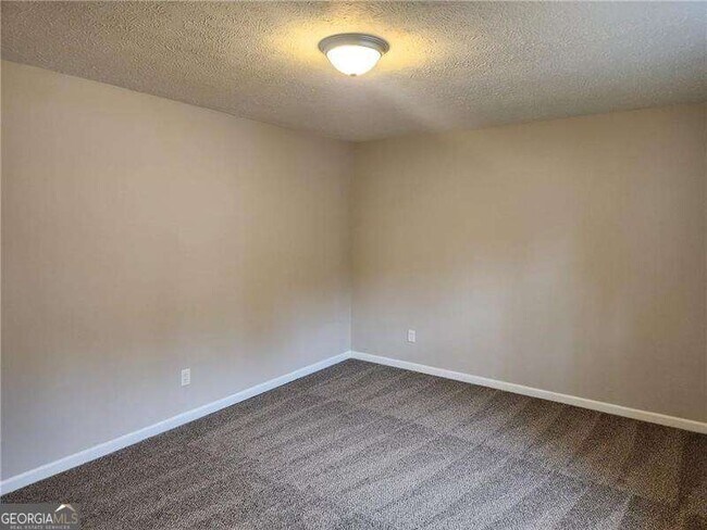 Building Photo - 1285 S Lea Ct SE