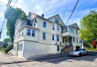 Building Photo - 225 E Pearl St