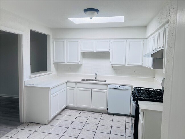 Building Photo - 3907 Windmill St