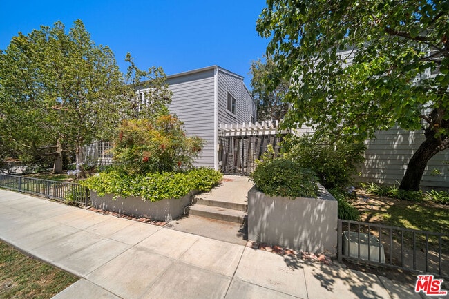 Building Photo - 4308 Alcove Ave
