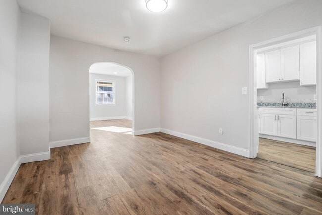 Building Photo - 3426 Parklawn Ave