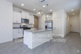 Building Photo - 4882 E Greenway Wash Dr