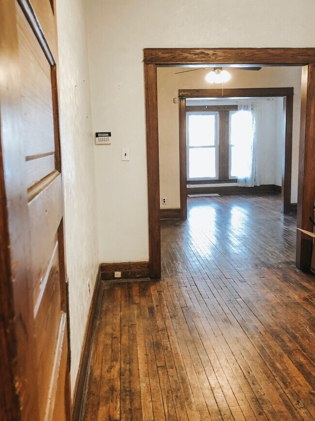 Building Photo - 1607 Putnam Street