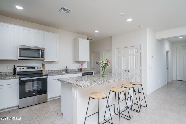 Foto del edificio - 17945 W Monte Lindo Ln