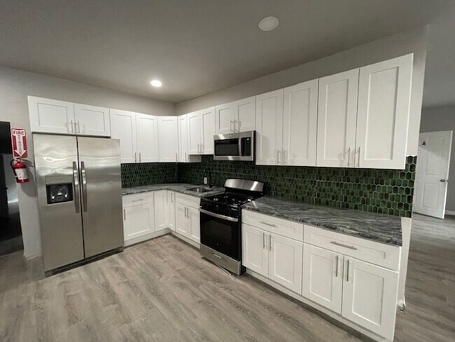 Foto del edificio - 4359 Frankford Ave