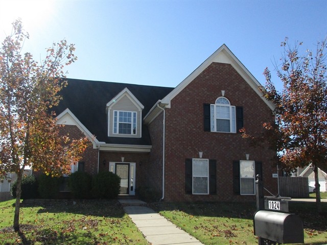 Foto principal - 1024 Longhunter Chase Drive
