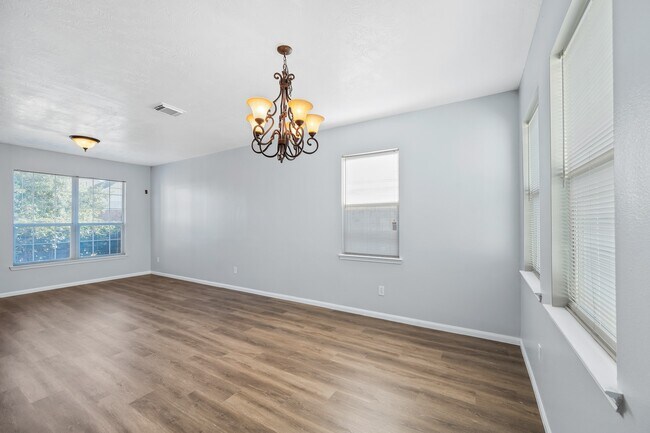 Foto del edificio - 13714 Westminster Glen Ln