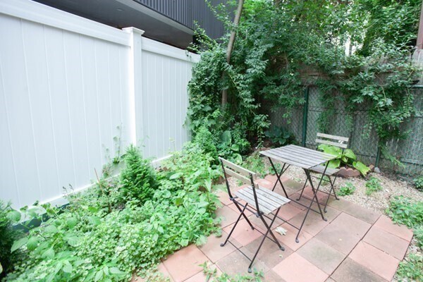 Building Photo - 53 Jeffries St