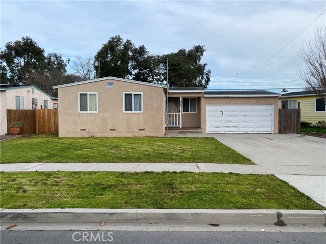 Building Photo - 917 Evergreen Ln