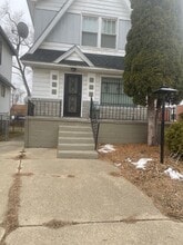 Building Photo - 19339 Fenelon St