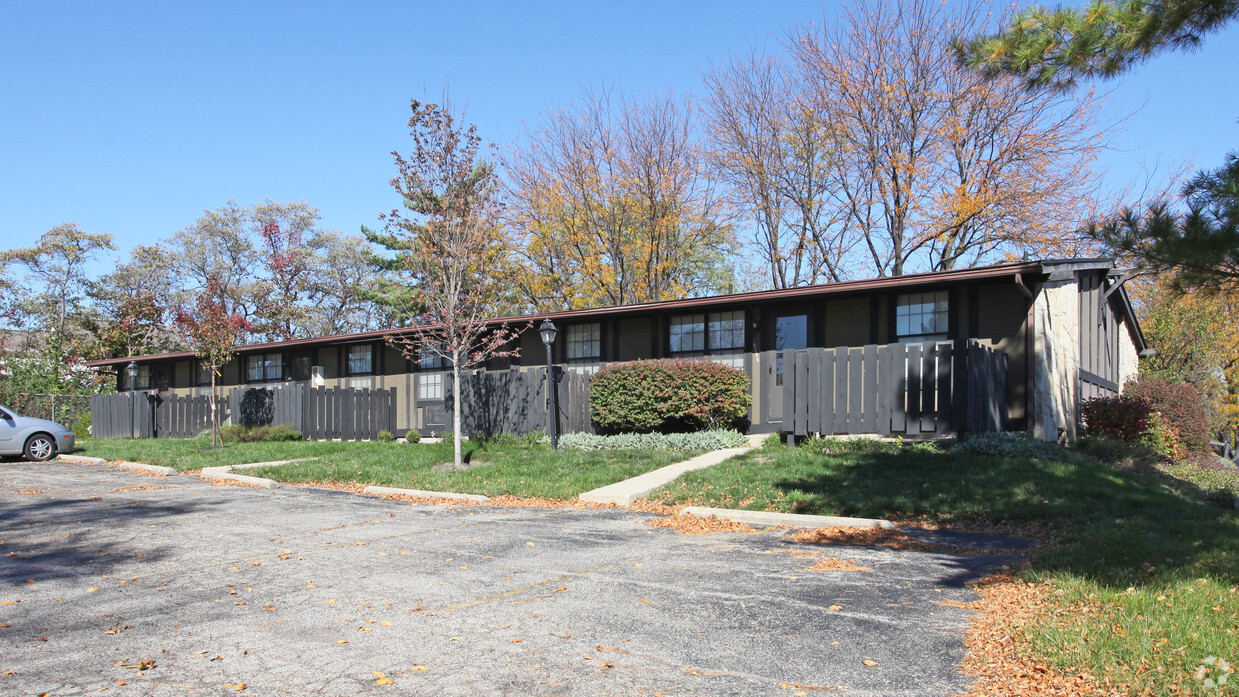 Primary Photo - Cedarwood Apartments