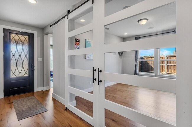 Building Photo - 1600 Cedar Crest Dr