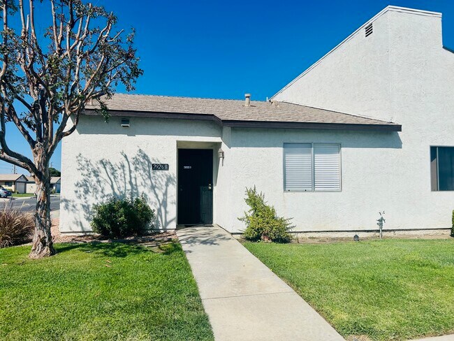 Foto del edificio - 29268 Murrieta Rd
