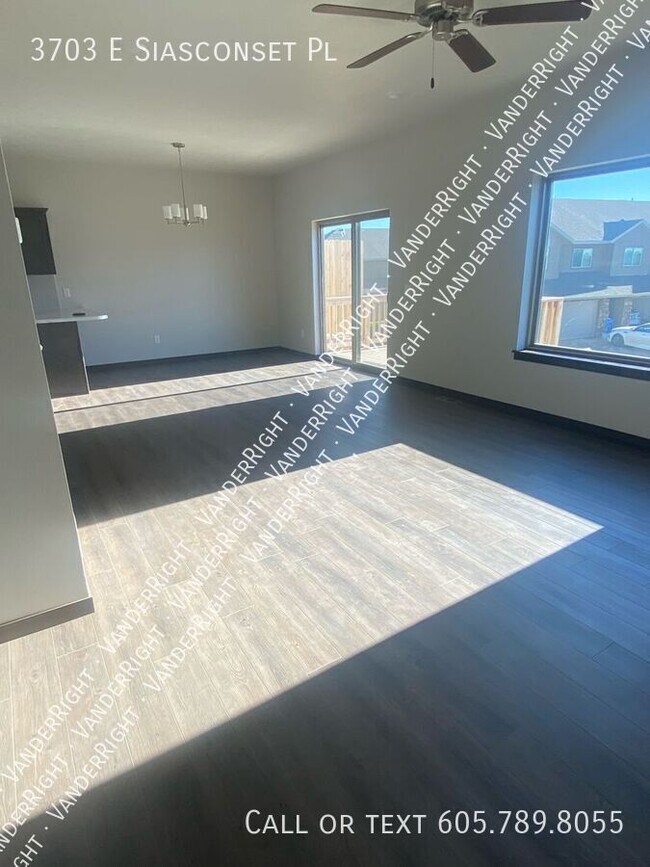 Building Photo - 3703 E Siasconset Pl