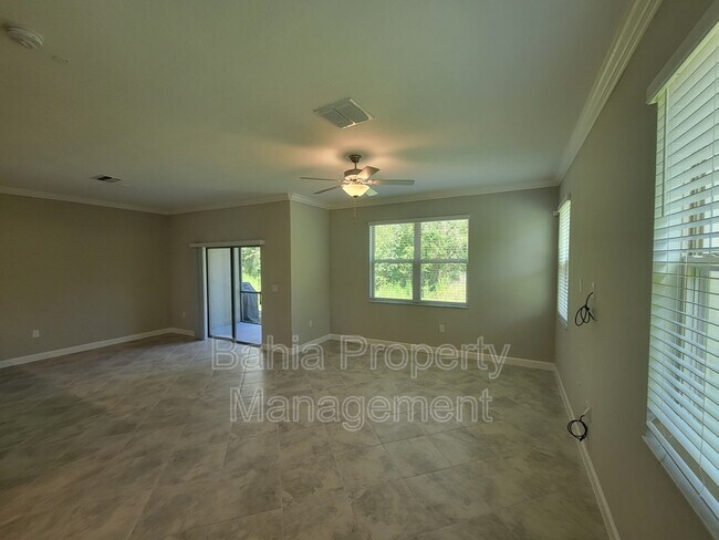 Building Photo - 1284 White Fox Run