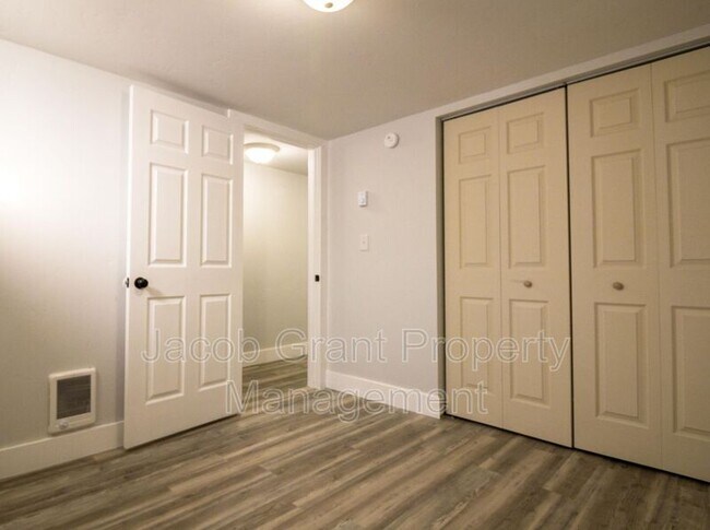 Foto del edificio - 2148 St Clair Rd