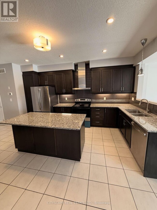 Building Photo - 267 Buttonbush St