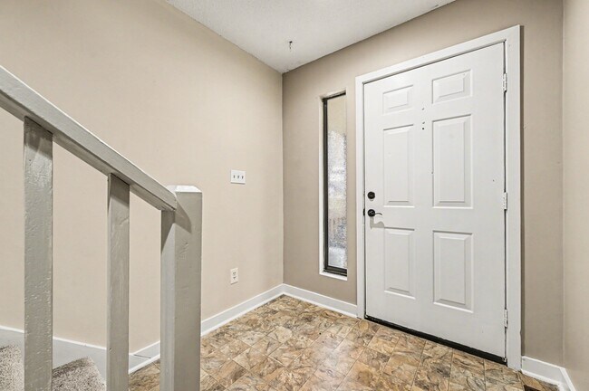 Foto del edificio - 304 Cedarwood Ln