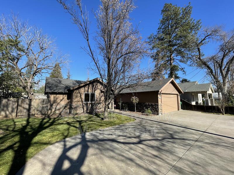 Foto principal - 560 E 1st Ave