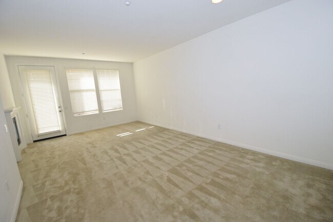 Building Photo - Beautiful 55 & Over 2 Bd + 2 Ba Condo loca...