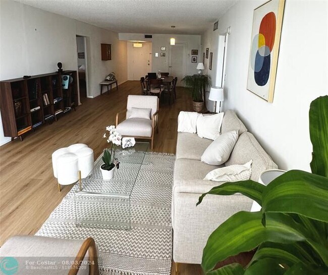 Foto del edificio - 1470 NE 125th Terrace