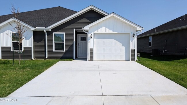 Building Photo - 757 Short Leaf Ln