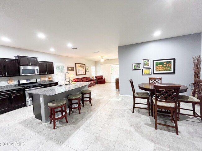 Foto del edificio - 25935 W Potter Dr