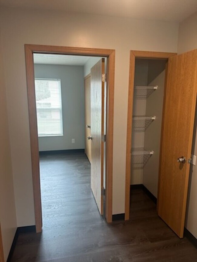 102 N Benton St Unit 101, Mansfield, OH 44903 Room for Rent in