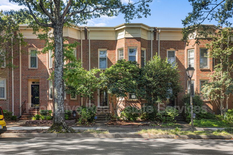 Foto principal - 435 W Princess Anne Rd