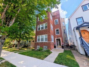 Building Photo - 2510 W Ainslie St